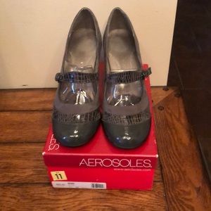 Aerosoles grey crocodile heels. Size 11